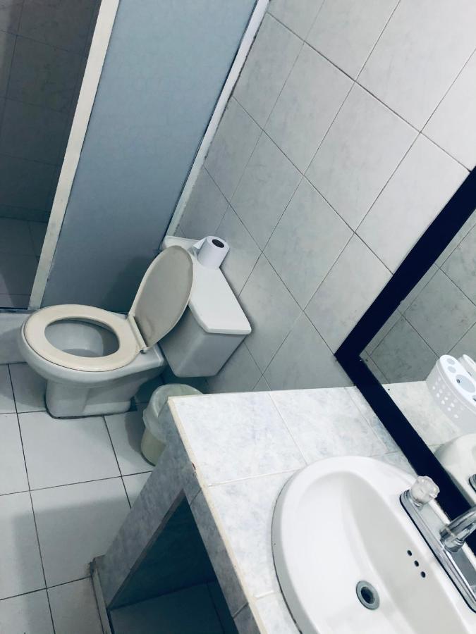 Tita'S Airport Hotel Kartagena Zewnętrze zdjęcie