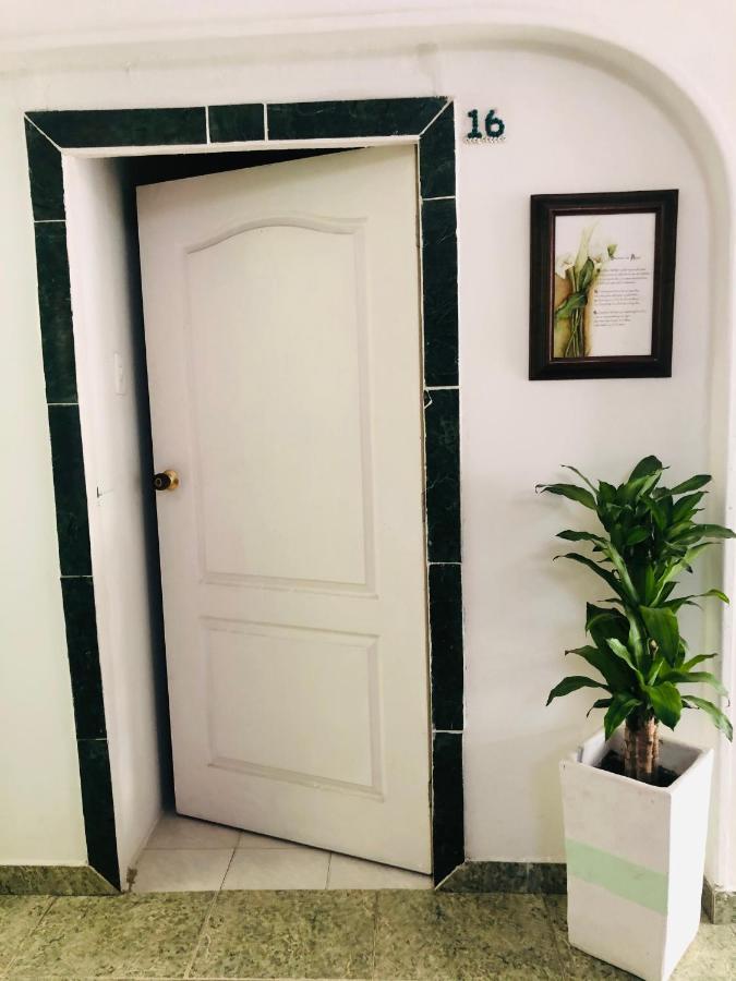 Tita'S Airport Hotel Kartagena Zewnętrze zdjęcie
